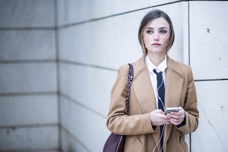 Come abbinare la cravatta in un look da donna