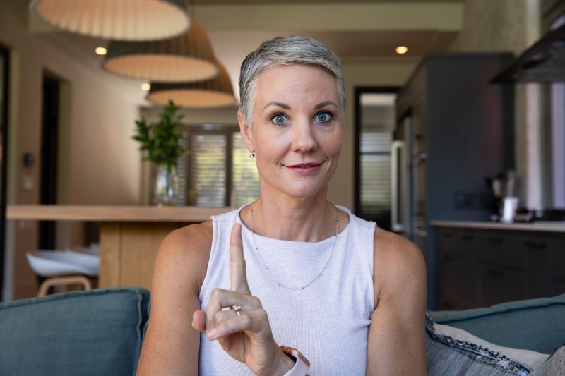 capelli bianchi corti