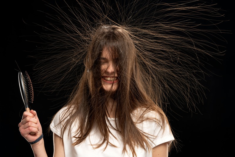 capelli si elettrizzano